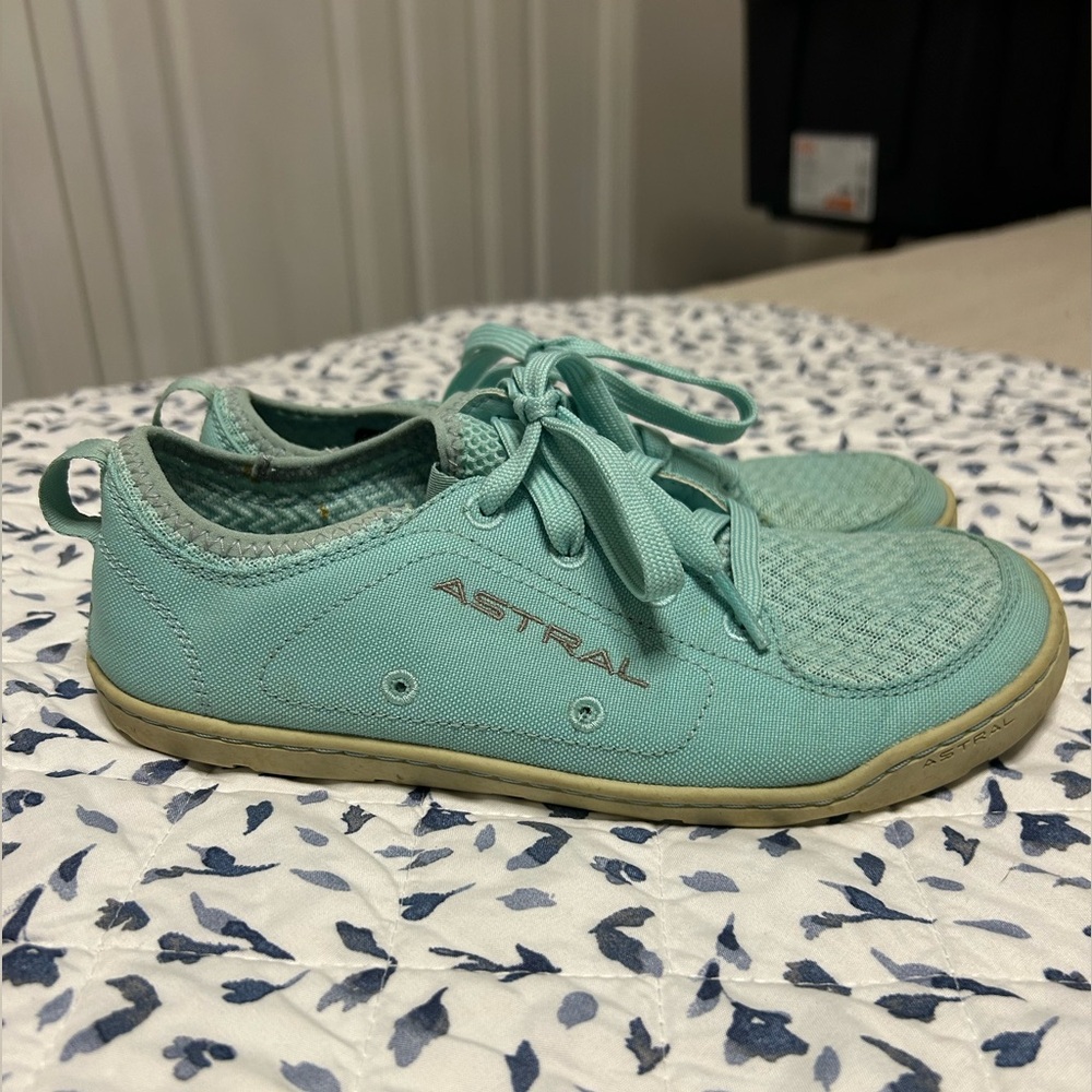 Astral Loyak Water Shoes Sz 6